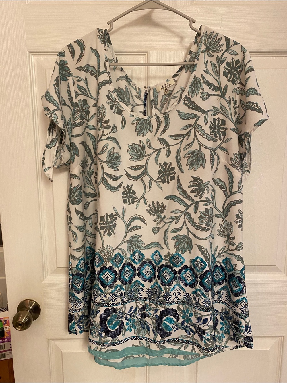 Floral Print Short Sleeve Top in Teal and White 2x